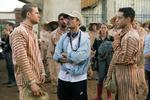 Instruktør Michael Noer ses her i midten mellem skuespillerne Charlie Hunnam (t.h) og Rami Malek.    Jose Haro/AP