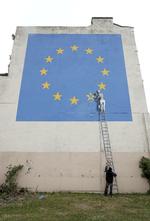 Den britiske regering håber og tror stadigvæk at det vil lykkedes at lande en skilsmisseaftale med EU. Men regeringen vil have borgere og virksomheder til at forberede sig på, at forhandlingerne ender uden en aftale.   Gareth Fuller/AP
