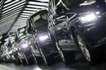 Tyskland tjener blandt andet godt på at sælge biler.  Michael Sohn/AP