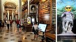 Det østrigske nationalbiblioteks jubilæumsudstilling kan ses i bibliotekets berømte Prunksaal. En statue af Karl VI, som står i pragtsalen, er  på udstillingsplakaterne blevet udstyret med en smiley - formentlig et gumpetungt forsøg på at tale til yngre generation. Jes Stein Pedersen