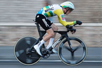 Rohan Dennis for fuld fart på vej mod sin triumf på den indledende enkeltstart i Vuelta a España. Foto: Unipublic/Luis Angel Gomez. 