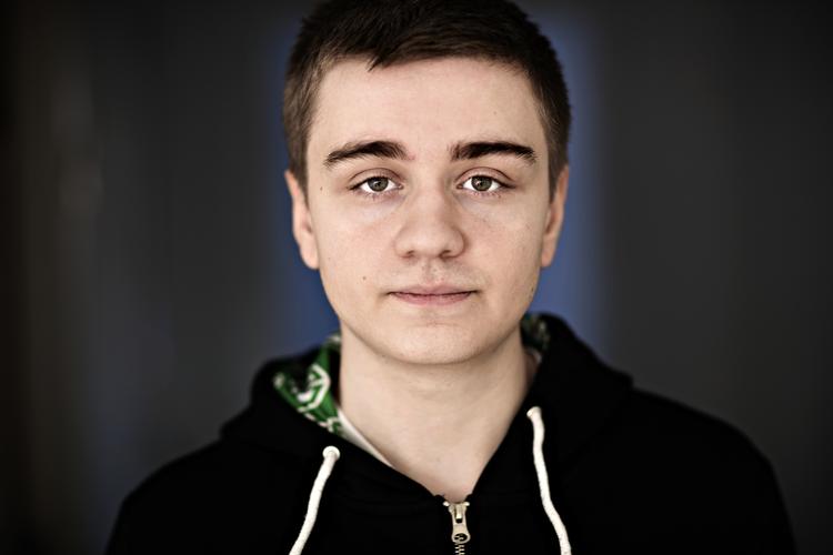  Johan Sundstein lever af at spille computerspil. Jacob Ehrbahn/POLFOTO