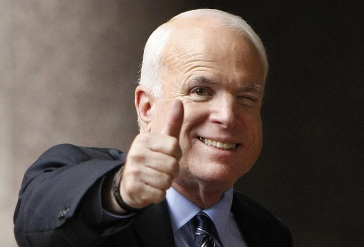 
    John McCain under hans kampagne i 2008. Gerald Herbert/AP