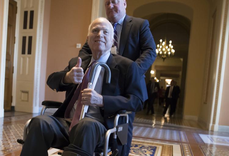 John McCain led af kræft i sine sidste år. Her fotograferet i 2017. J. Scott Applewhite/AP