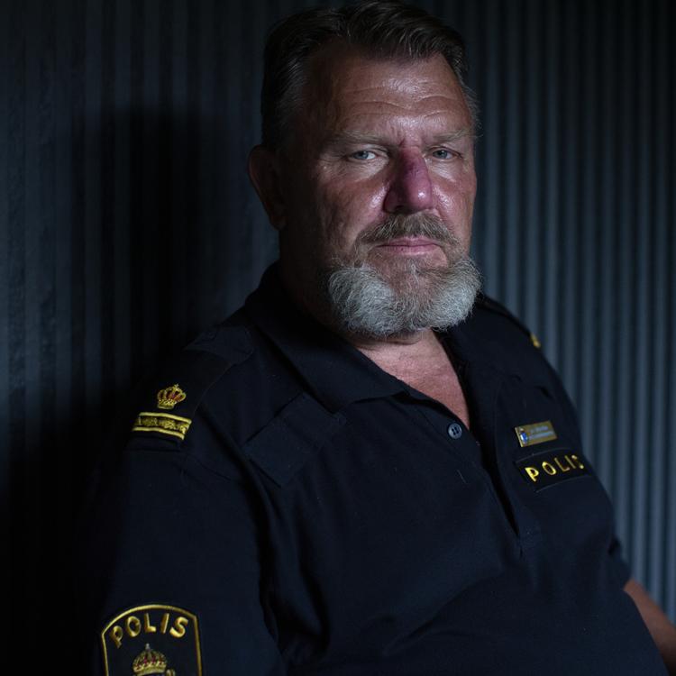 Engang var de fire betjente i politiets Integrationsbruppe - på landsplan. Nu udgør Ulf Boström ene mand  Integrationsgruppen. Nanna Navntoft