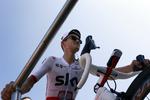 Michal Kwiatkowski har taget skridtet fra luksushjælper i Tour de France til indehaver af førertrøjen i Vuelta a España.
   Peter Dejong/AP