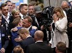 
   På valgaftenen i  2015 fik Bergur en krammer af sin far,  Venstres formand Lars Løkke Rasmussen. Jens Dresling/POLFOTO