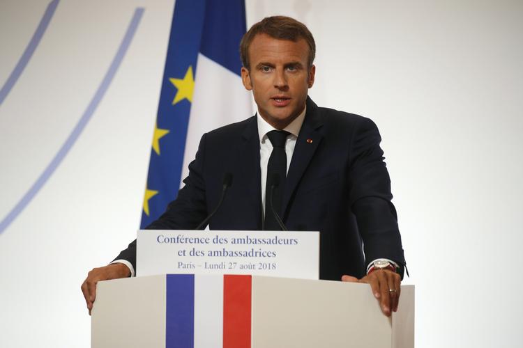 Den franske præsident holdt tale i dag i Paris på det årlige møde for 250 franske ambassadører. Philippe Wojazer/AP