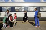 I september 2015 strømmede flygtninge og migranter til Danmark. Flere hundrede ankom til Rødby med tog. I kølvandet er fulgt en lang række stramninger i Danmarks udlændingepolitik.  Lasse Kofod/POLFOTO