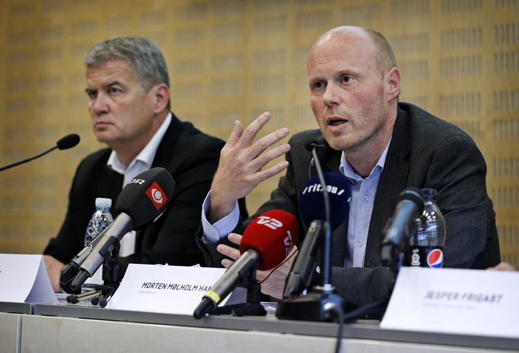 Morten Mølholm (t.h.) vil have landsholdsspillerne til at tænke på bredden og den helhed, som de er en del af i dansk fodbold kontra økonomi i den nuværende strid. Foto: Jens Dresling.
   Jens Dresling/POLFOTO