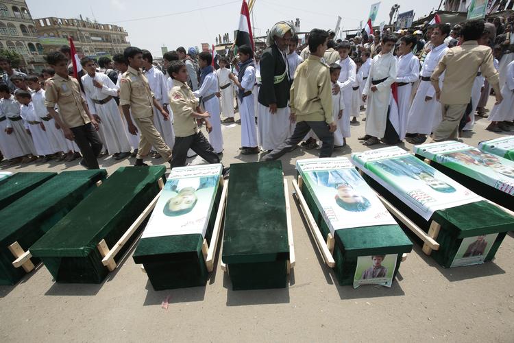 Ofre for et saudiarabisk luftangreb skal begraves i Yemen (arkivfoto) Hani Mohammed/AP