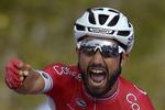 Med et jubelbrøl suser Nacer Bouhanni over stregen som vinder af massespurten på 6. etape i Vuelta a España.
   Jorge Guerrero/Ritzau Scanpix