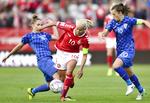     Pernille Harder var i aktion for landsholdet, da Uefa kårede som Europas bedste.  Bo Amstrup/Ritzau Scanpix