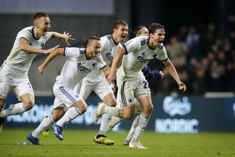 
    Europaleague kvalifikation i Parken: FCK - Atalanta.  FCKs spillere jubler efter sidste mål.
   Jens Dresling/POLFOTO