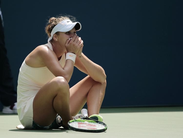 19-årige Marketa Vondrousova fra Tjekkiet kunne lørdag næsten ikke tro, at det var lykkedes hende at besejre Kiki Bertens ved US Open.  
   Andres Kudacki/AP