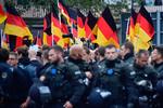 
    Et enorm politilopbud med betjente fra flere tyske delstater var i dag udkommanderet til Chemnitz. John Macdougall/Ritzau Scanpix