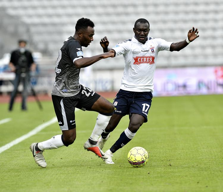  AGF's Adama Guria (th.) i kamp mod Vendsyssels Seyli Adekoya  Norde Ernst Van/Ritzau Scanpix