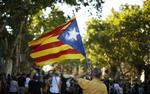 Konflikten mellem den spanske regering og de catalanske seperatister har adskillige gange fået borgerne i Catalonien til at gå på gaden for at demonstrere. De vil have den selvstændighed, som regeringen i Madrid nægter dem.  Manu Fernandez/AP