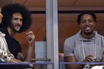 
    Colin Kaepernick er i øjeblikket i New York, hvor han sammen med sin tidligere holdkammerat Eric Reid har set kampe ved US O0pen i tennis.  Adam Hunger/AP