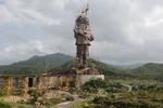 Den 182 meter høje statue af den indiske frihedshelt Sardar Vallabhbhai Patel vil blive indviet den 31. oktober. Ajit Solanki/AP/AP