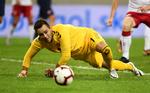 Målmand Christoffer Haagh spiller primært futsal, men kan også  begå sig på en 11-mands-bane mod store stjerner.  Radovan Stoklasa/Ritzau Scanpix