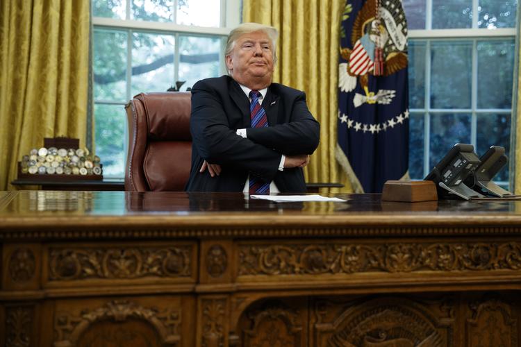 Donald Trump kalder i et tweet kronikke i New York Times for »forræderi« Evan Vucci/AP