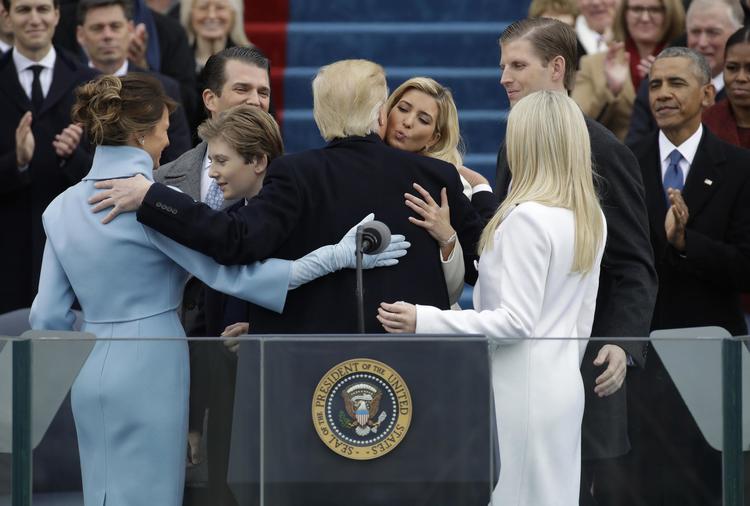 Donald Trump blev indsat som USA's 45. præsident ved en ceremoni i Washington 20. januar 2017. Patrick Semansky/AP