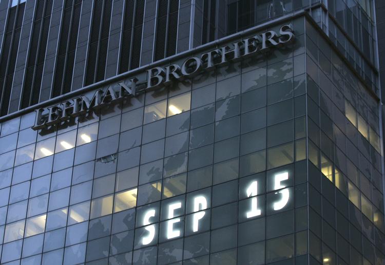 Lehman Brothers konkurs den 15. september 2008 var starten på den globale finanskrise.  Mark Lennihan/AP