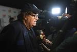 Michael Moore ses her ved premieren på 'Fahrenheit 11/9' i Toronto.  Arthur Mola/AP
