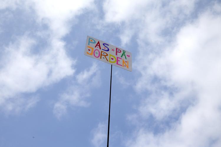 Foto fra  Folkets Klimamarch i april 2017. Dengang deltog omkring 1.000 mennesker i demonstrationen foran Christiansborg. 
  Finn Frandsen/POLFOTO