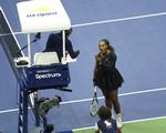 Serena Williams blev under US Open-finalen ved og ved med at skælde ud på dommer Carlos Ramos, selv om det selvfølgelig ikke kunne hjælpe hende. Senere kaldte hun ham en meget dygtig dommer.
   Greg Allen/AP
