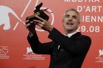 Alfonso Cuarón vandt Guldløven for filmen ’ROMA’. Kirsty Wigglesworth/AP
