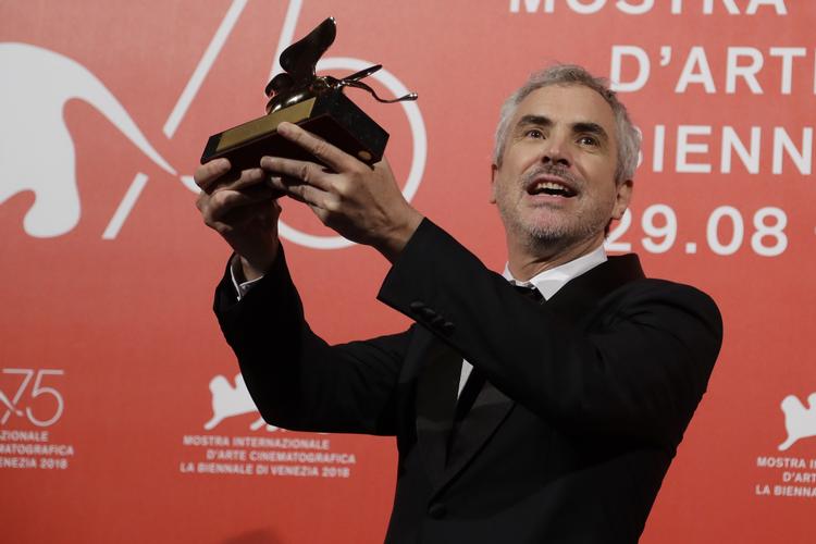 Alfonso Cuarón vandt Guldløven for filmen ’ROMA’. Kirsty Wigglesworth/AP