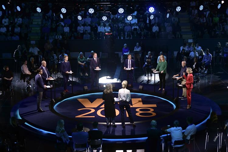 Nu skal partilederne fra de otte partier forhandle om den svenske regeringsmagt. Her ses de til valgdebat på TV4 forud for valget. Stina Stjernkvist/AP