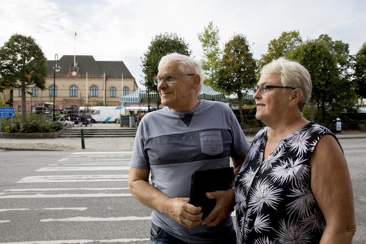 Eva Nilsson og Bengt Mårtensson er blandt de mange vælgere Sjöbo, der har gjort byen til topscorer over den størst procentmæssige tilslutning til Sverigedemokraterna. »Det er bare synd de ikke blev større«, siger Eva Nilsson
    

 Finn Frandsen/POLFOTO