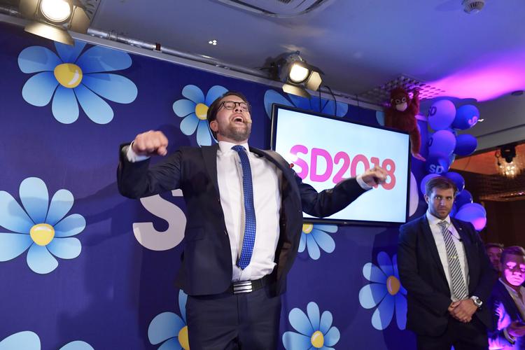 Jimmie Åkesson kan nu glæde sig over, at hans parti har fået et mandat mere.  Anders Wiklund/AP