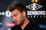 Efter at være tilbage i Tronheim har Nicklas Bendtner haft et møde med sin klub, Rosenborg, der er indstillet på at lade ham spille videre, indtil det danske retssystem har fældet dom over ham. Pedersen, Terje/Ritzau Scanpix