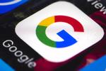 Techgiganter som Google og Facebook skal nu til at betale mere for de billeder, musikstykker og journalistiske tekster, som platformens brugere frit lægger op på nettet. Matt Rourke/AP