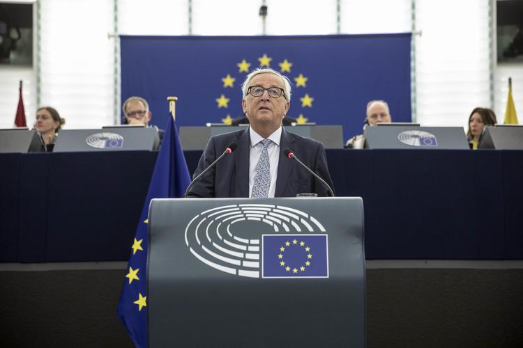 Den afgående formand for EU-Kommissionen, Jean-Claude Juncker, på talerstolen i EU-parlamentet i Strasbourg onsdag. Jean-francois Badias/AP