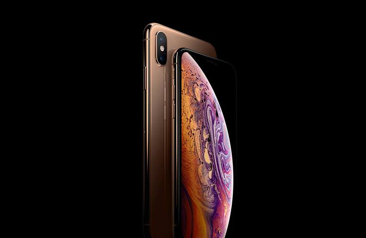 Den nye topmodel blandt iPhones hedder XS og fås også i en større version, der hedder XS Max. De kan købes i butikkerne allerede fra næste fredag, men priserne ligger i den høje ende (Foto: Apple). 