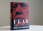 Bogen om USA's præsident Trump og hans lederskab i det hvide hus bliver revet ned af hylderne. Den er skrevet af den anerkendte journalist, Bob Woodward, som med sine artikler var med til at væte en tidligere amerikansk præsident, Richard Nixon.  Mark Lennihan/AP