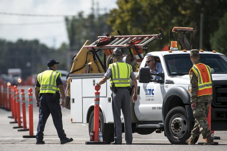 Amerikanere på østkysten ruster sig lige nu til orkanen Florence, som ventes af ramme kysten ved i den sydlige del af North Carolina og den østlige del af South Carolina natten til fredag. Sean Rayford/AP