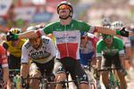 Elia Viviani sikrer sig her sin anden etapesejr i Vueltaen foran Peter Sagan. I dag byder der sig en ny mulighed for begge. Alvaro Barrientos/AP
