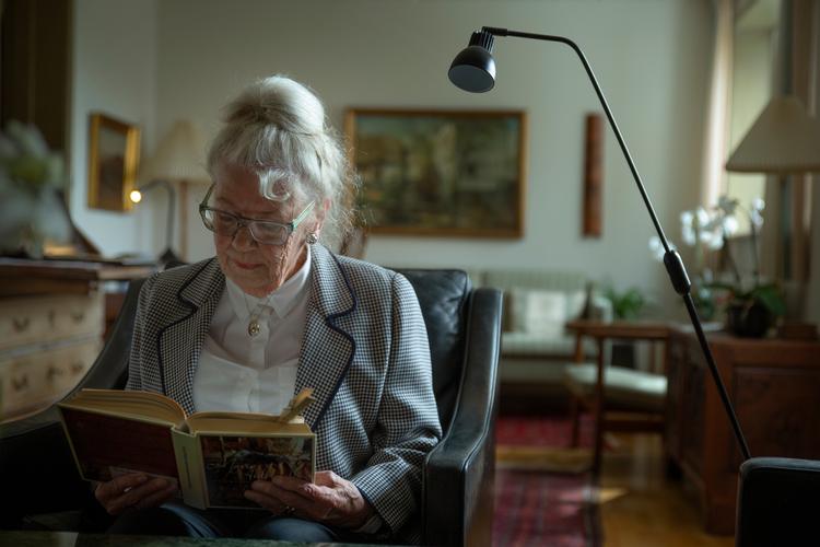 87-årige Else Glarner var ved at dø af den ondartede diarré sygdom, Clostridium difficile. I 2017 fik hun transplanteret afføring fra en rask person og blev rask. Therese Jægtvik/POLFOTO