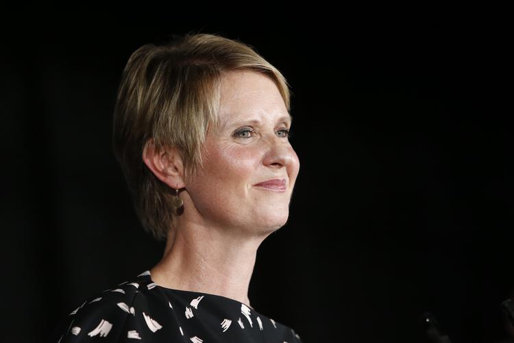 Cynthia Nixon har kæmpet for at blive guvernør i New York, men måtte se sig slået af demokraten Andrew Cuomo.  Jason Decrow/AP