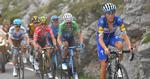 Enric Mas fører her an på onsdagens finalestigning foran blandt andre landsmanden Alejandro Valverde og den engelske indehaver af den røde førertrøje Simon Yates. Foto:  Tim De Waele/Getty Images. 