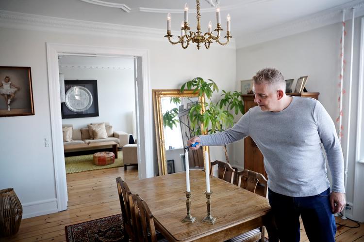 René Kempfner fra Nørrebro i København skar med et slag 2.000 kroner af den månedlige renteudgift på sit andelsboliglån, da han skiftede bank. Jens Dresling/POLFOTO