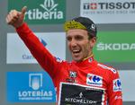 Kun det allermest sorte uheld kan hindre Simon Yates i at opleve den ultimative hyldest, når Vueltaen i aften slutter i Madrid. Ander Gillenea/Ritzau Scanpix