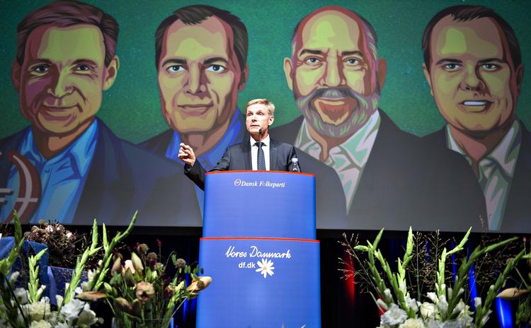 Dansk Folkepartis partiformand Kristian Thulesen Dahl på talerstolen i Herning til partiets årsmøde.  Henning Bagger/Ritzau Scanpix