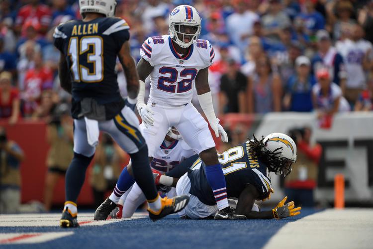 Vontae Davis (22) i aktion i sine sdiste minutter af NFL-karrieren mod LA Chargers. Adrian Kraus/AP